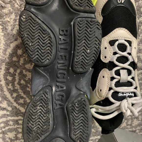 Balenciaga Triple S - Picture 4 of 13
